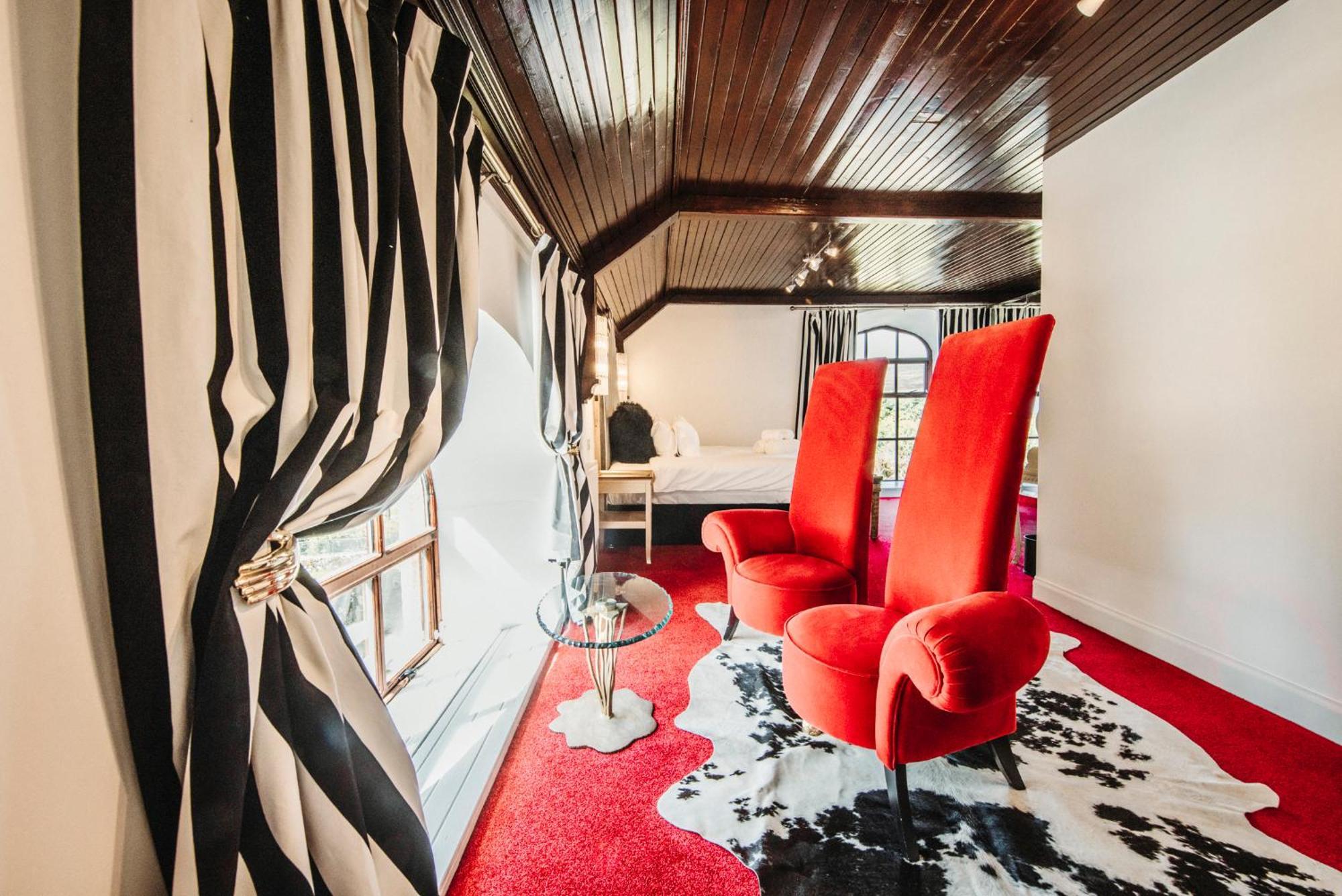 Thomas Telford Lettings - Luxurious Interiors And Seaviews Villa Halistra Exterior photo